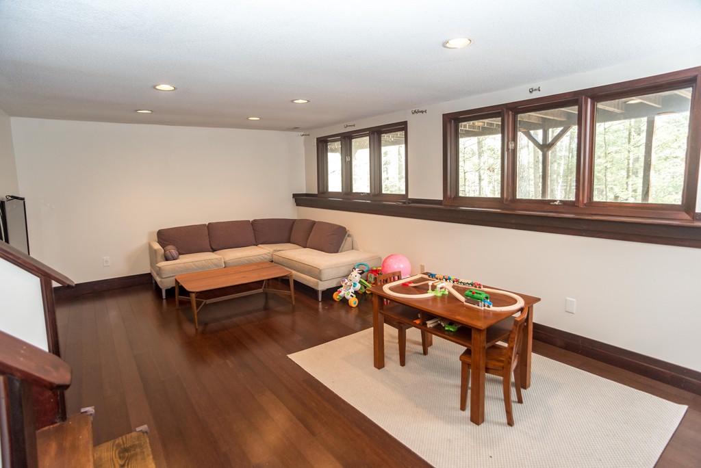 1317 Westhampton Road Northampton, MA 01062 - Photo 25 of 30