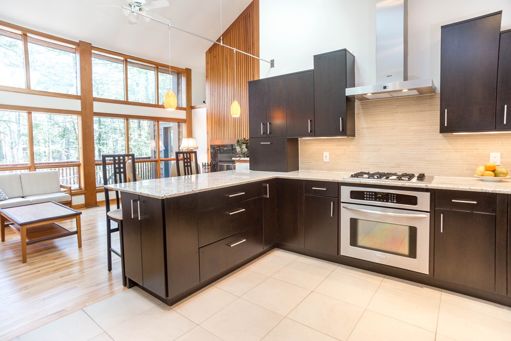1317 Westhampton Road Northampton, MA 01062 - Photo 5 of 30
