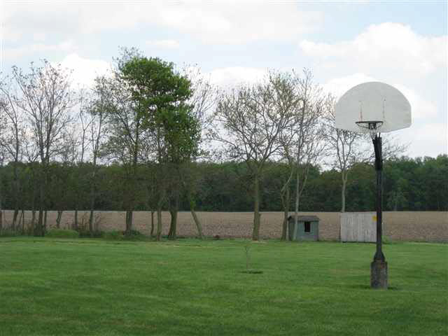 13600 Fir Road Bourbon, IN 46504 - Photo 4 of 10