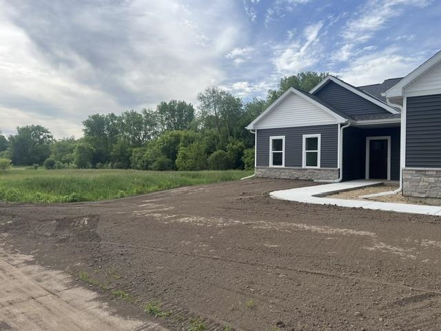 190 Deerrun Fall River, WI 53932 - Photo 5 of 46