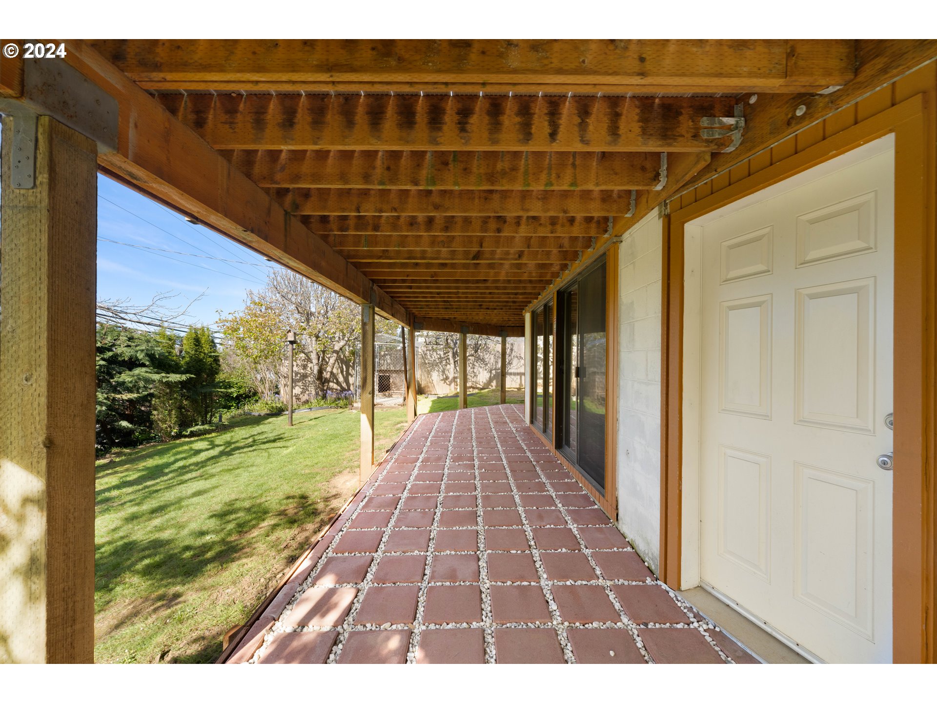 66599 Quail Road North Bend, OR 97459 - Photo 34 of 45 a view interior of the house