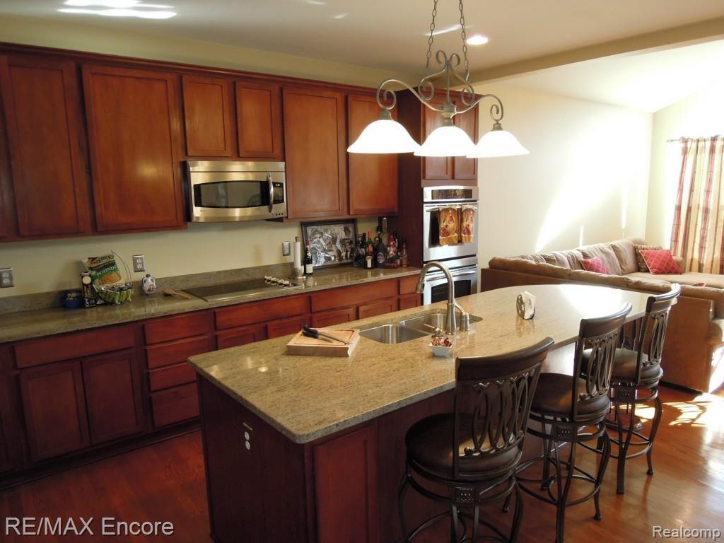 3822 Windingbrook Circle, Unit 8 Rochester Hills, MI 48309 - Photo 19 of 64