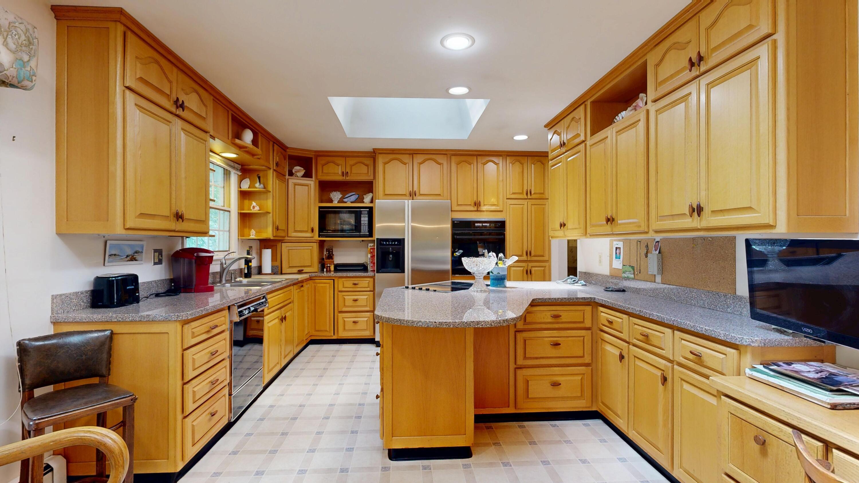 25 Orestis Way Lewiston, ME 04240 - Photo 10 of 42 Kitchen