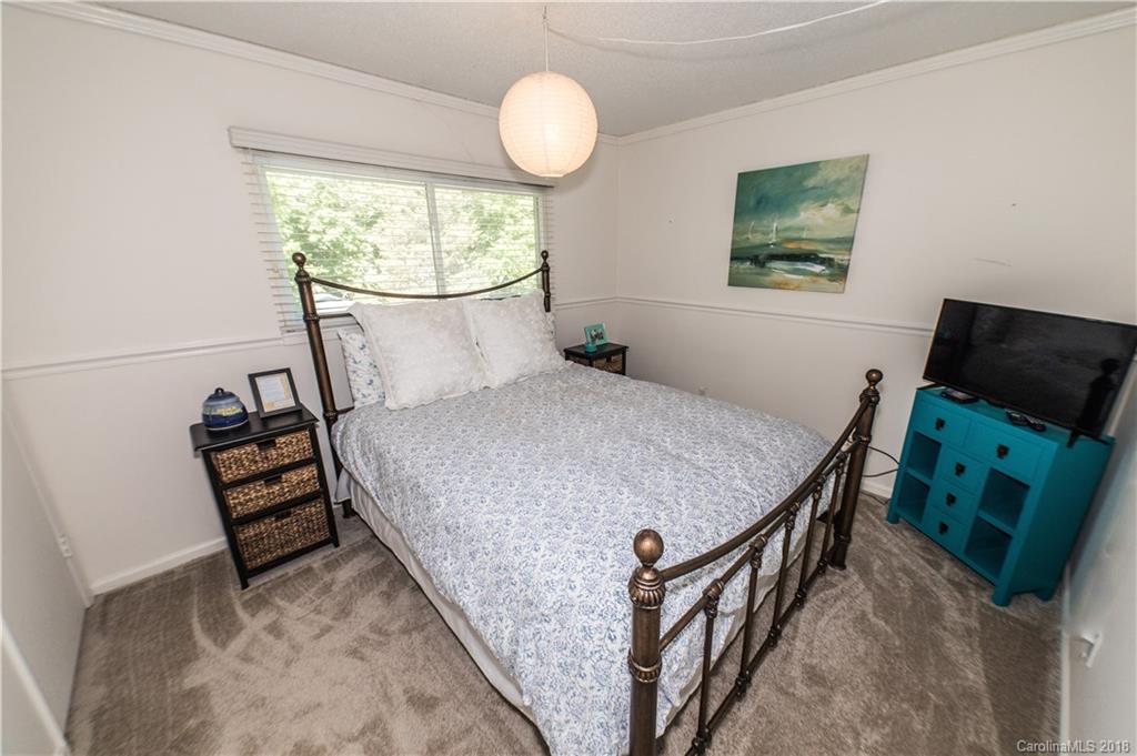 12009 5 Cedars Road Charlotte, NC 28226 - Photo 10 of 17 Gallery Image 10