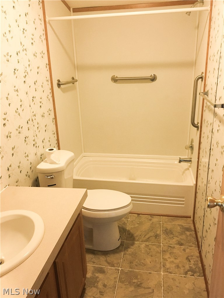 18592 Edwards Road, Unit 296 Doylestown, OH 44230 - Photo 8 of 12 Gallery Image 8