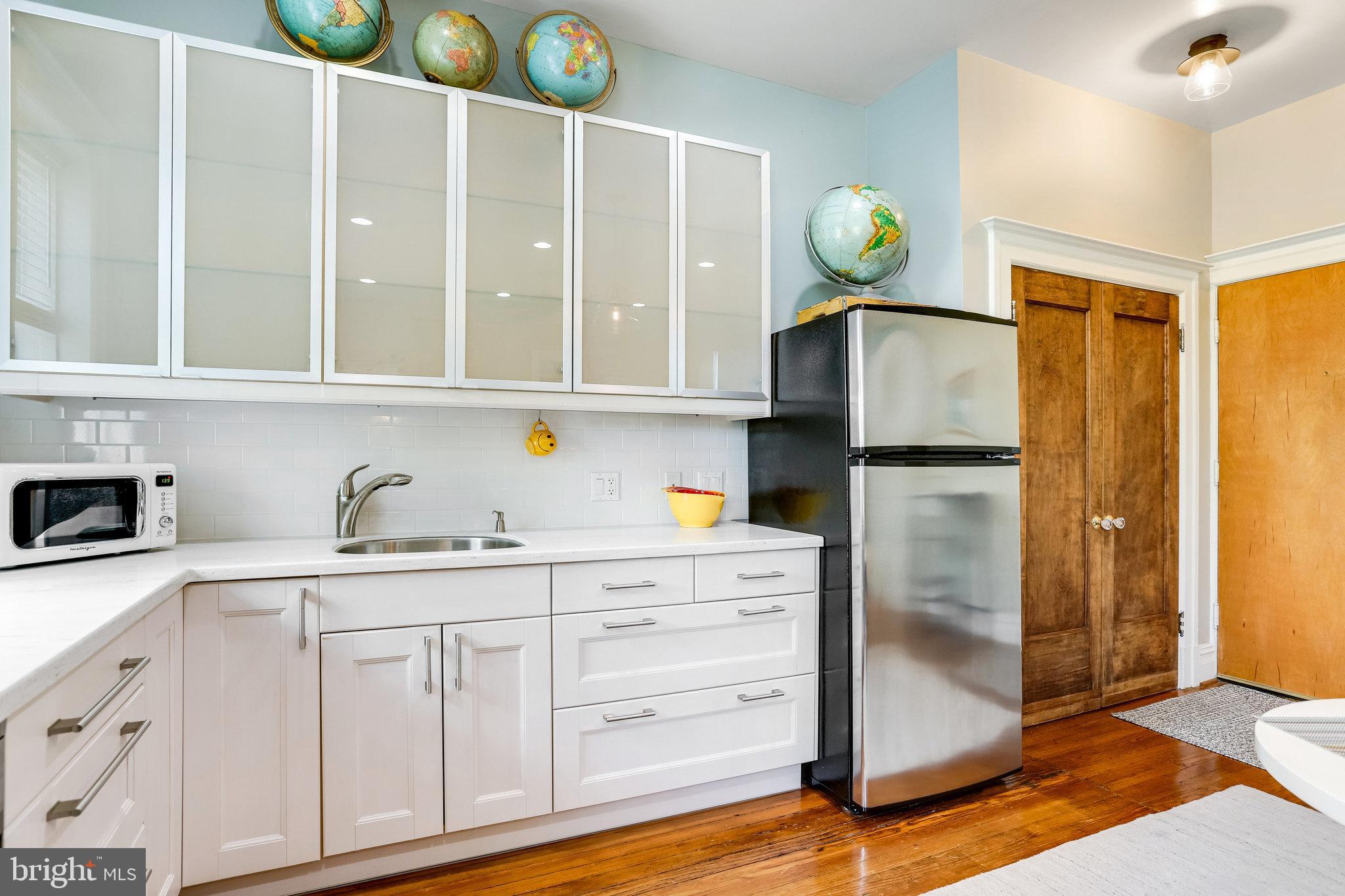 1514 17th Street Northwest, Unit 412 Washington, DC 20036 - Photo 6 of 23 Beautiful white cabinets