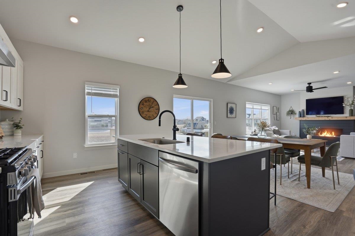 1543 North Thompson Road Sun Prairie, WI 53590 - Photo 19 of 58