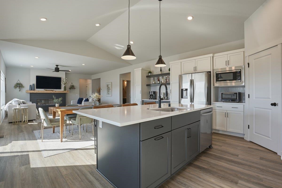 1543 North Thompson Road Sun Prairie, WI 53590 - Photo 20 of 58