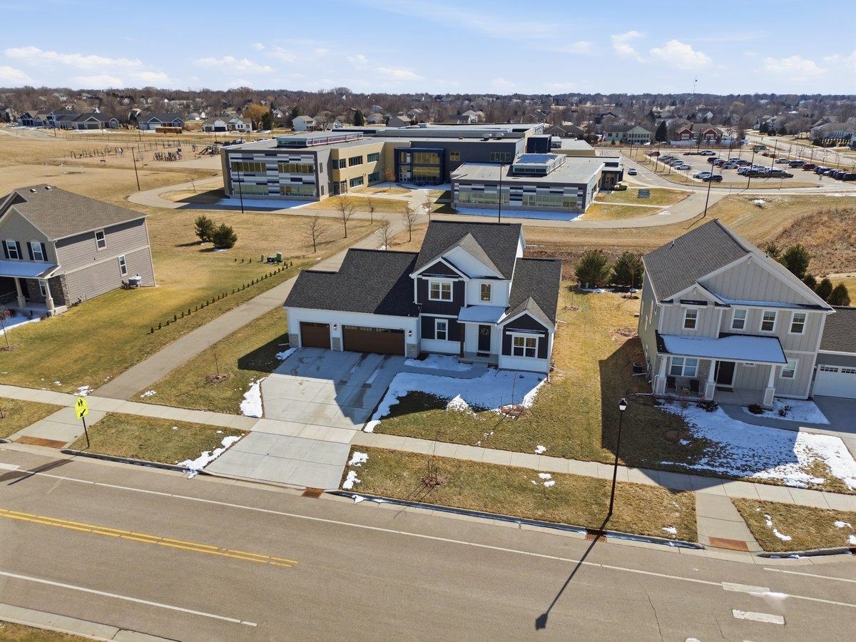 1543 North Thompson Road Sun Prairie, WI 53590 - Photo 49 of 58