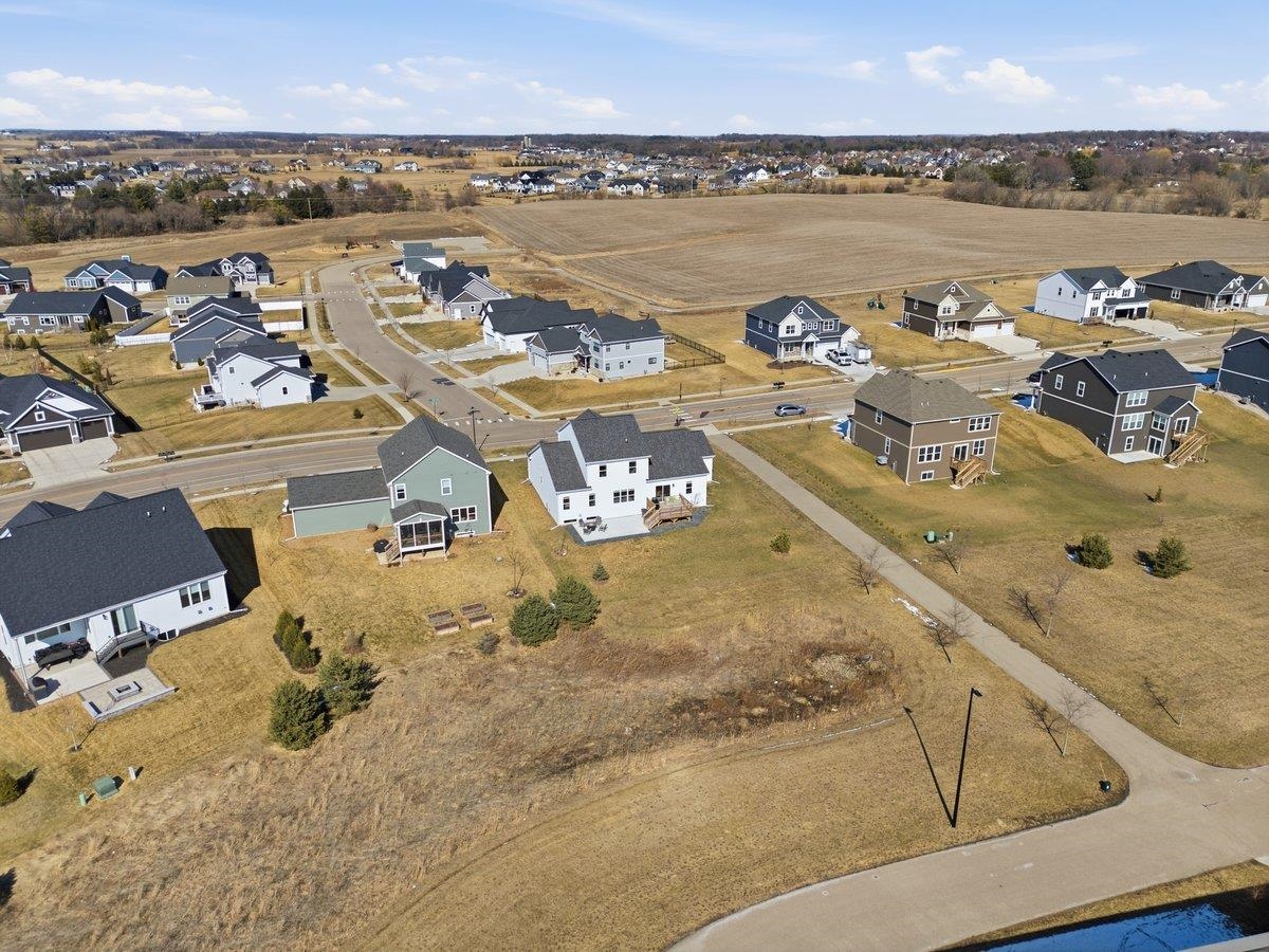 1543 North Thompson Road Sun Prairie, WI 53590 - Photo 54 of 58