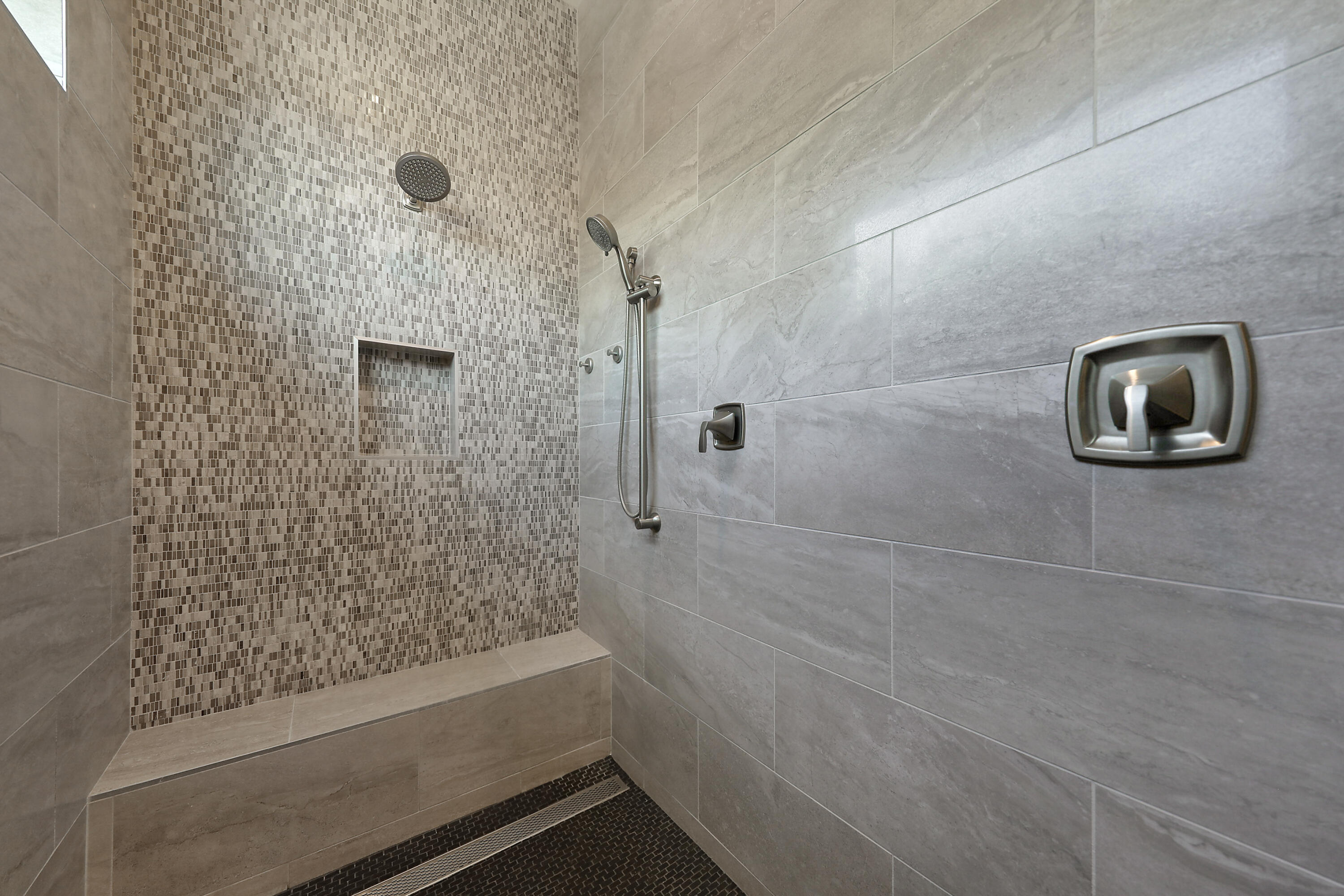 54820 Aristides Court La Quinta, CA 92253 - Photo 21 of 62 a bathroom with a shower