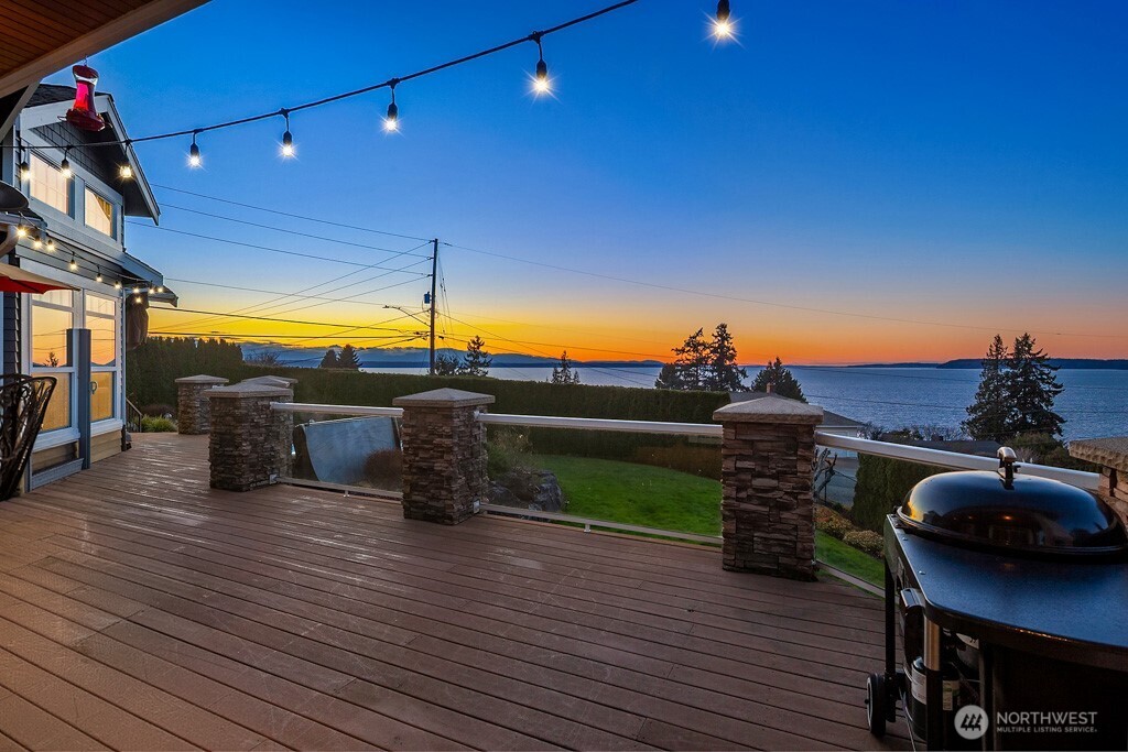 17003 Talbot Road Edmonds, WA 98026 - Photo 33 of 38