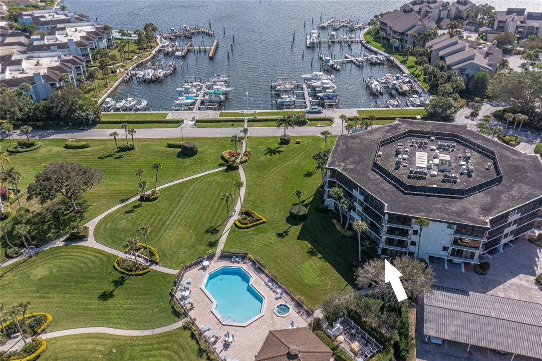 1850 Bay Road, Unit 1D Vero Beach, FL 32963 - Photo 3 of 28 Gallery Image 3