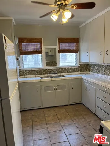 $3,200 | 4238 Sutro Avenue, Los Angeles, CA 90008