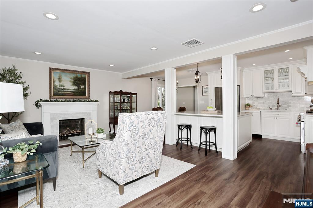 616 Bogert Road River Edge, NJ 07661 - Photo 5 of 41