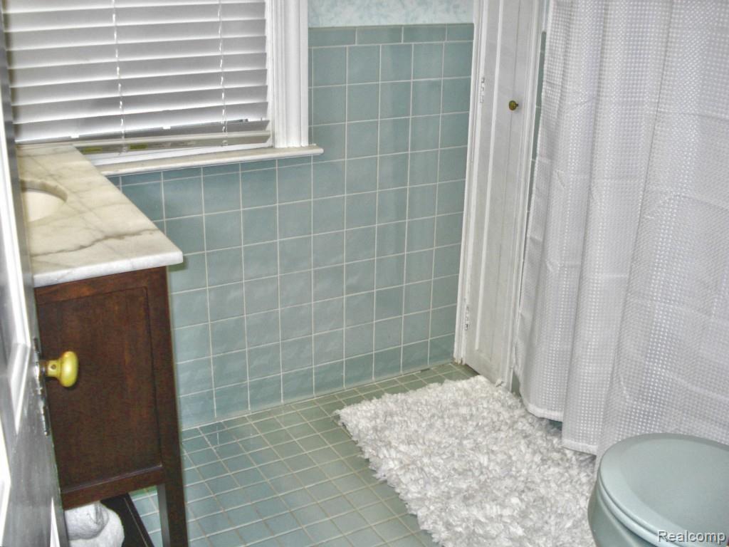 284 Fisher Road Grosse Pointe, MI 48230 - Photo 55 of 69 DSC04945.jpg