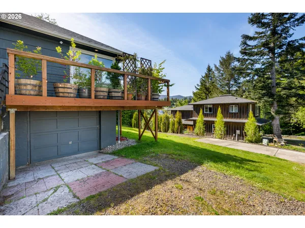 a view of a house with a big yard