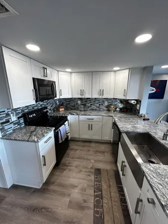 $9,000 | 108 Lakeshore Drive, Unit 338, North Palm Beach, FL 33408