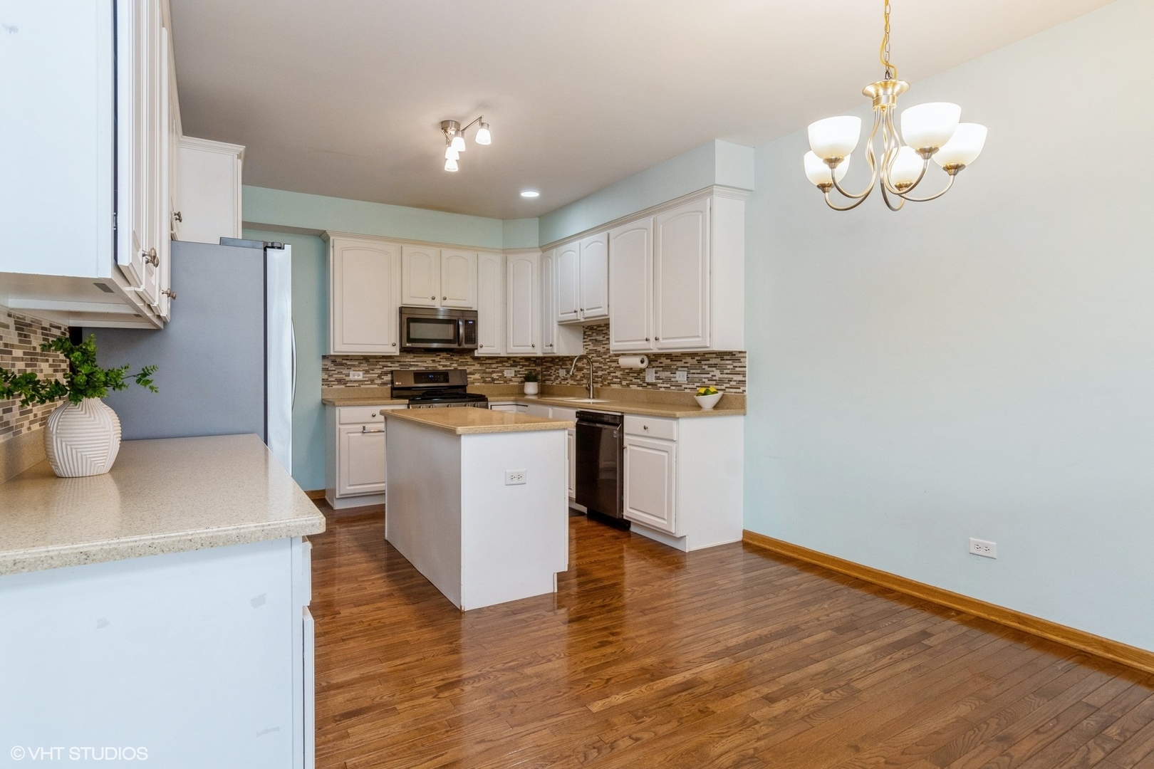 1090 Birch Lane Romeoville, IL 60446 - Photo 6 of 18 Gallery Image 6