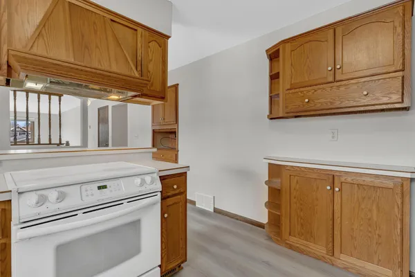 $299,900 | 1609 7 1/2 Street Southwest, Willmar, MN 56201