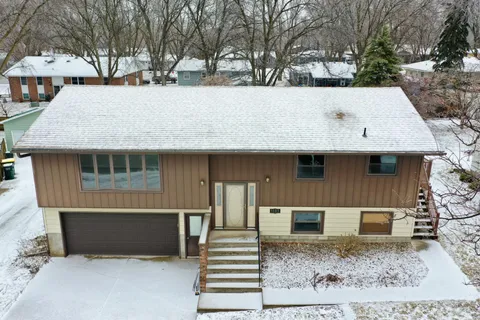 $299,900 | 1609 7 1/2 Street Southwest, Willmar, MN 56201
