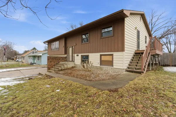 $299,900 | 1609 7 1/2 Street Southwest, Willmar, MN 56201