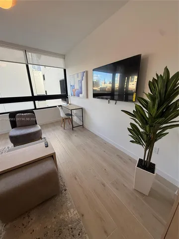 $1,060,000 | 225 North Miami Avenue, Unit 501, Miami, FL 33128