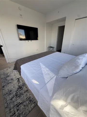 $1,060,000 | 225 North Miami Avenue, Unit 501, Miami, FL 33128