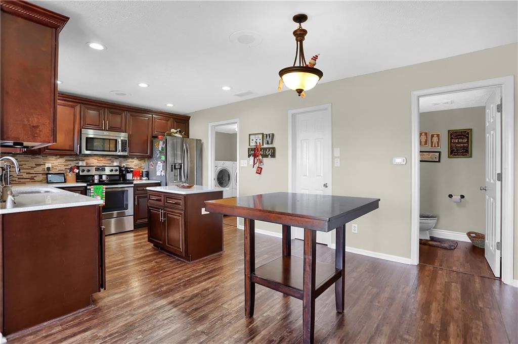 1213 Silver Ridge Lane Brownsburg, IN 46112 - Photo 11 of 36 Gallery Image 11