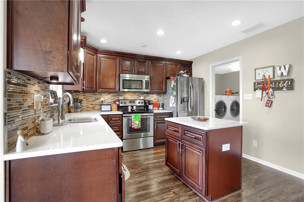 1213 Silver Ridge Lane Brownsburg, IN 46112 - Photo 14 of 36 Gallery Image 14