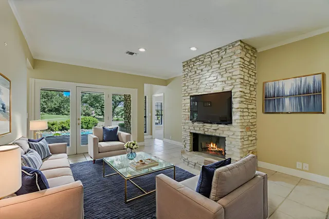 $825,000 | 2104 Chipshot Court, Spicewood, TX 78669