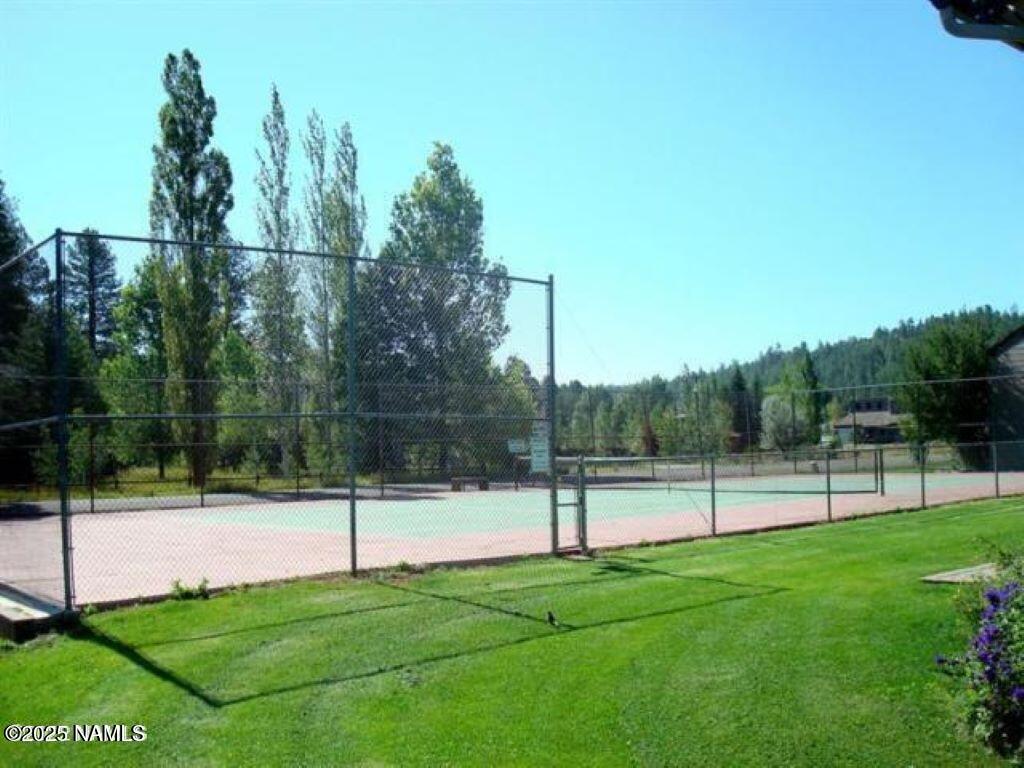 17810 Walapai Road, Unit 72 Munds Park, AZ 86017 - Photo 21 of 30 HOA tennis courts