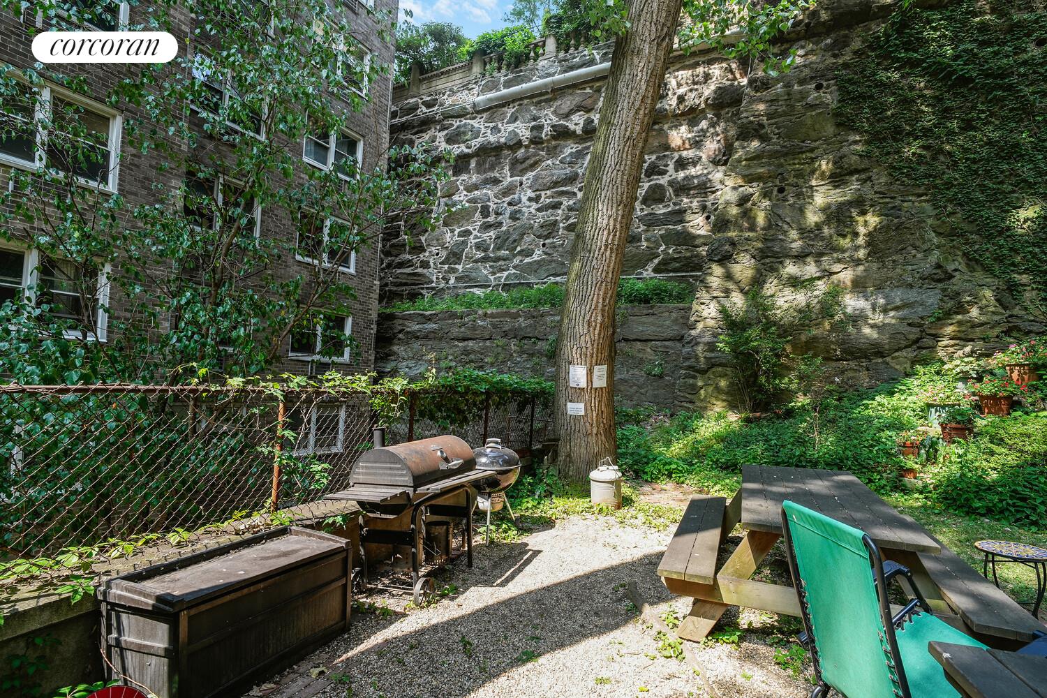 875 West 181st Street, Unit 4L Manhattan, NY 10033 - Photo 15 of 18 a view of a chairs and table in patio