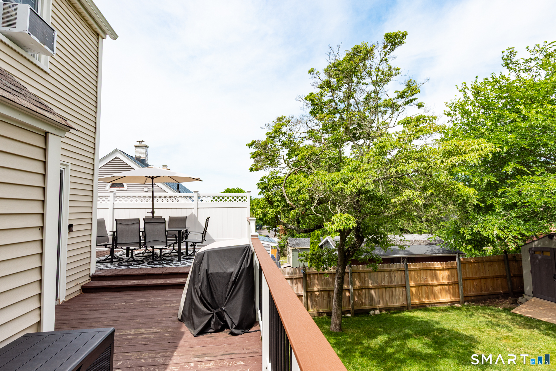 29 Niles Hill Road New London, CT 06320 - Photo 4 of 36