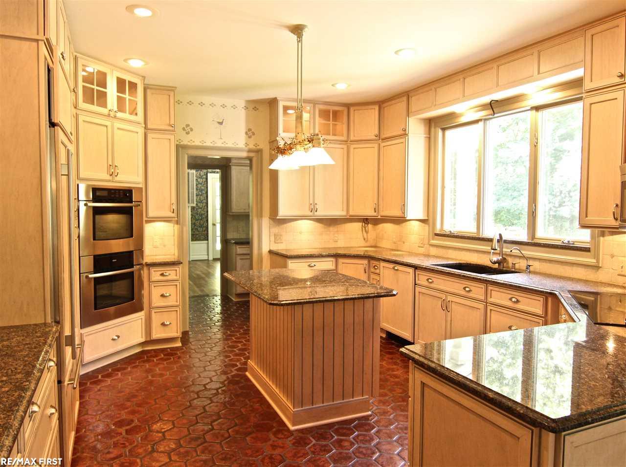 5905 Southgate Road Rochester, MI 48306 - Photo 13 of 64
