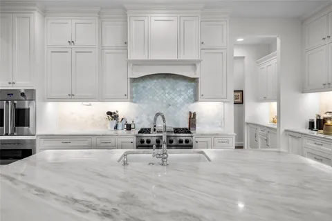 $2,450,000 | 2104 Cades Spirit Bend, Austin, TX 78738