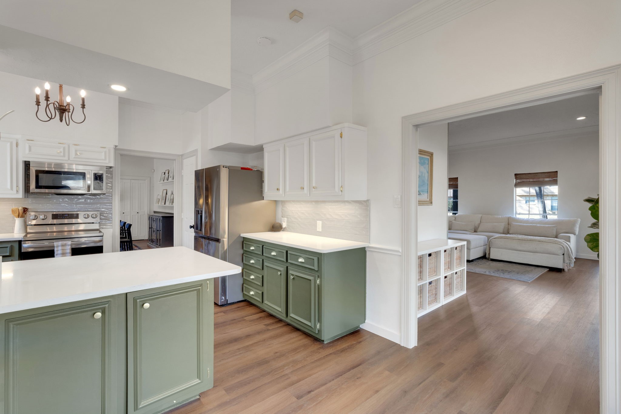 3627 Rolling Forest Drive Spring, TX 77388 - Photo 9 of 47 The kitchen is the heart of this home with a thoughtful layout and generous counter space including large peninsula breakfast bar.