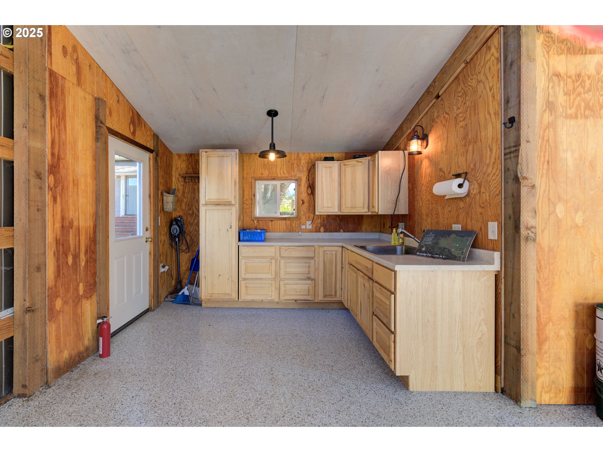 25113 South Ridge Road Beavercreek, OR 97004 - Photo 18 of 43