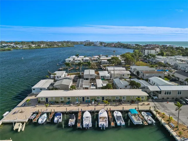 $3,300 | 3740 Gulf Of Mexico Drive, Unit 114, Longboat Key, FL 34228