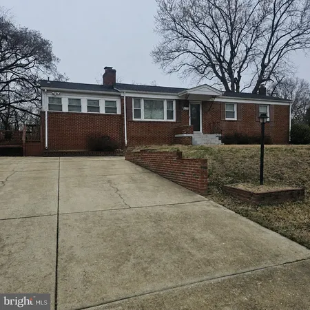 a view of house with street
