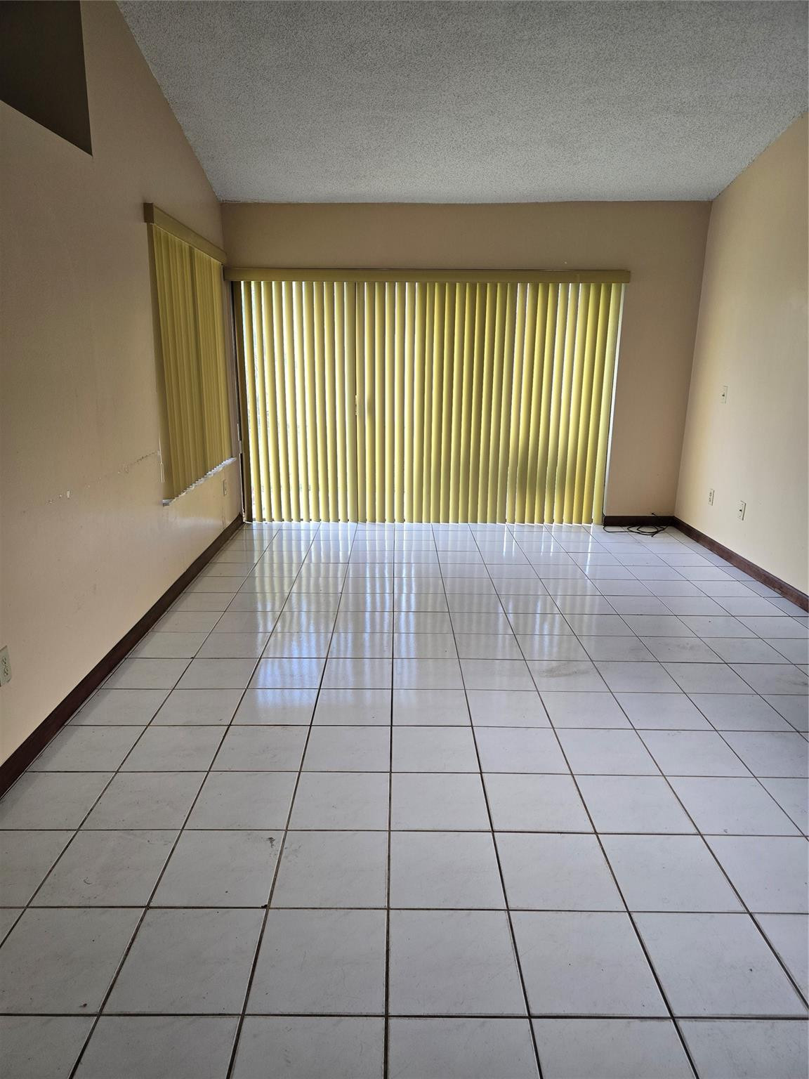 12730 Southwest 112th Street Miami, FL 33186 - Photo 2 of 5 Family room