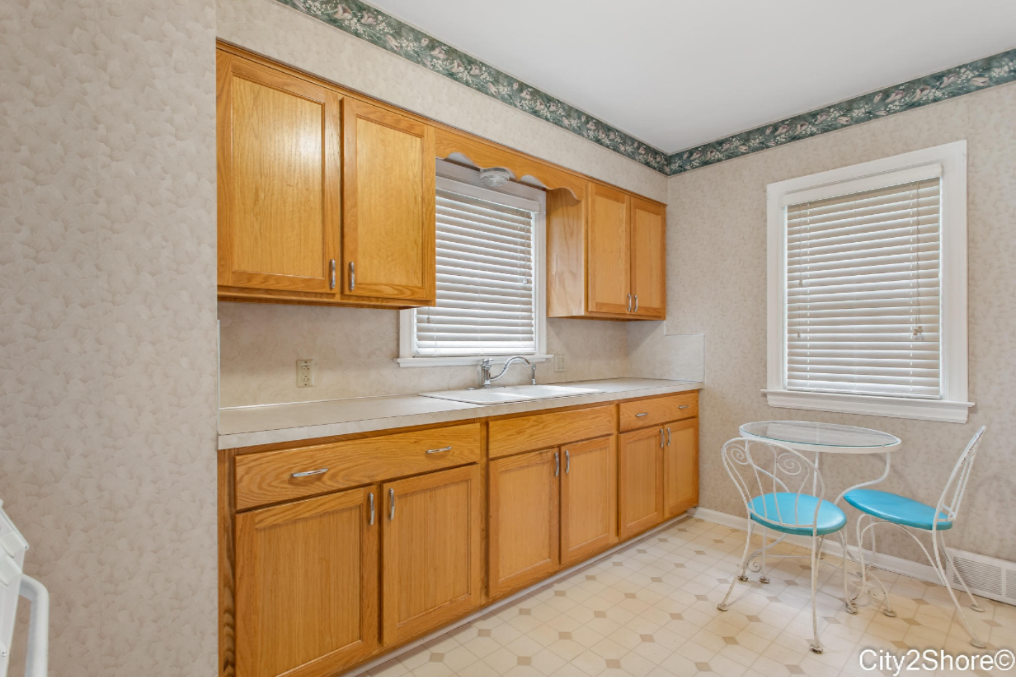 129 Manchester Road Southwest Wyoming, MI 49548 - Photo 13 of 32 Kitchen