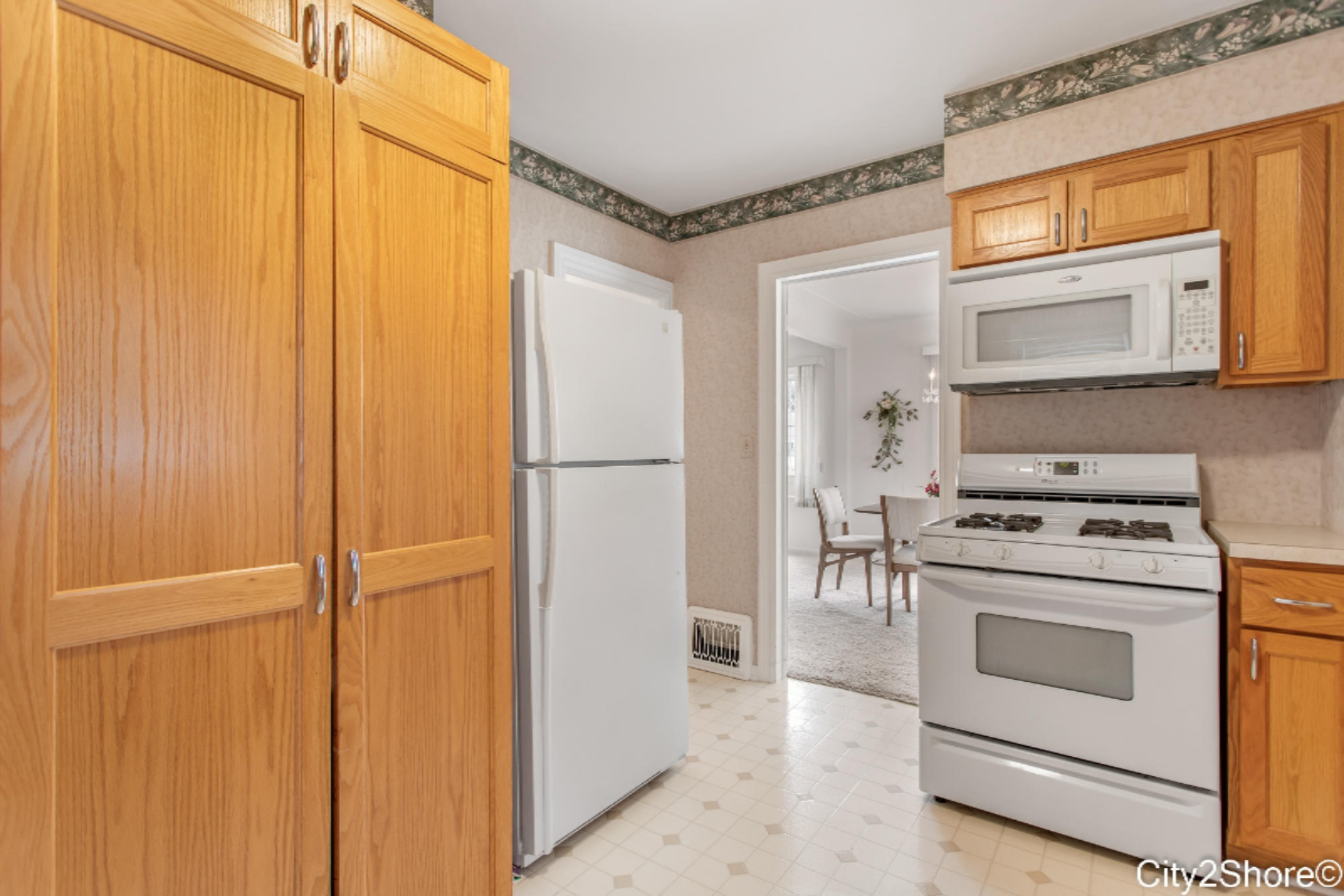 129 Manchester Road Southwest Wyoming, MI 49548 - Photo 14 of 32 Kitchen