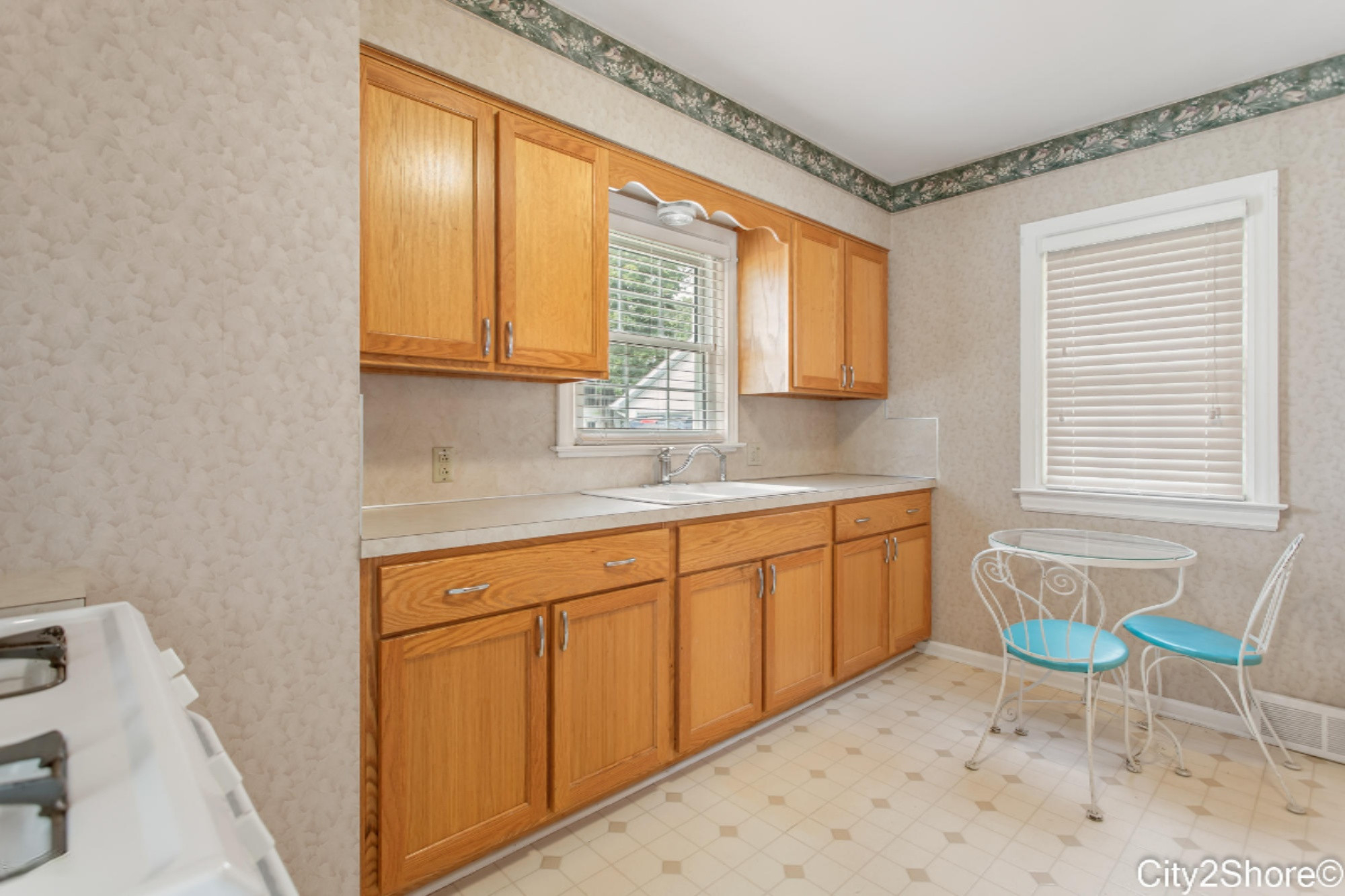 129 Manchester Road Southwest Wyoming, MI 49548 - Photo 15 of 32 Kitchen