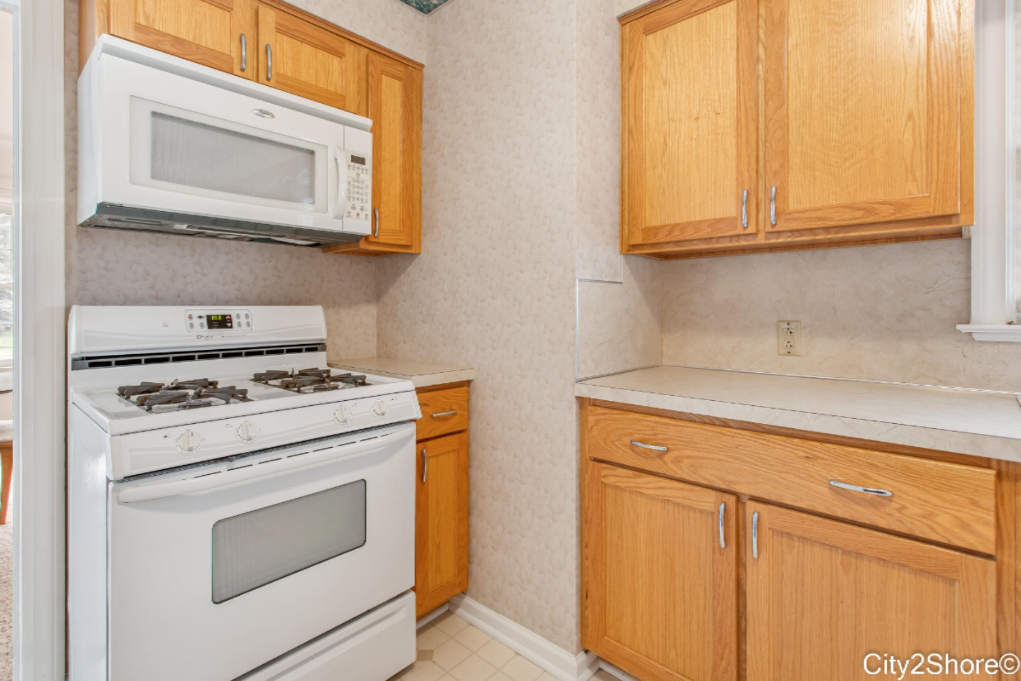 129 Manchester Road Southwest Wyoming, MI 49548 - Photo 16 of 32 Kitchen