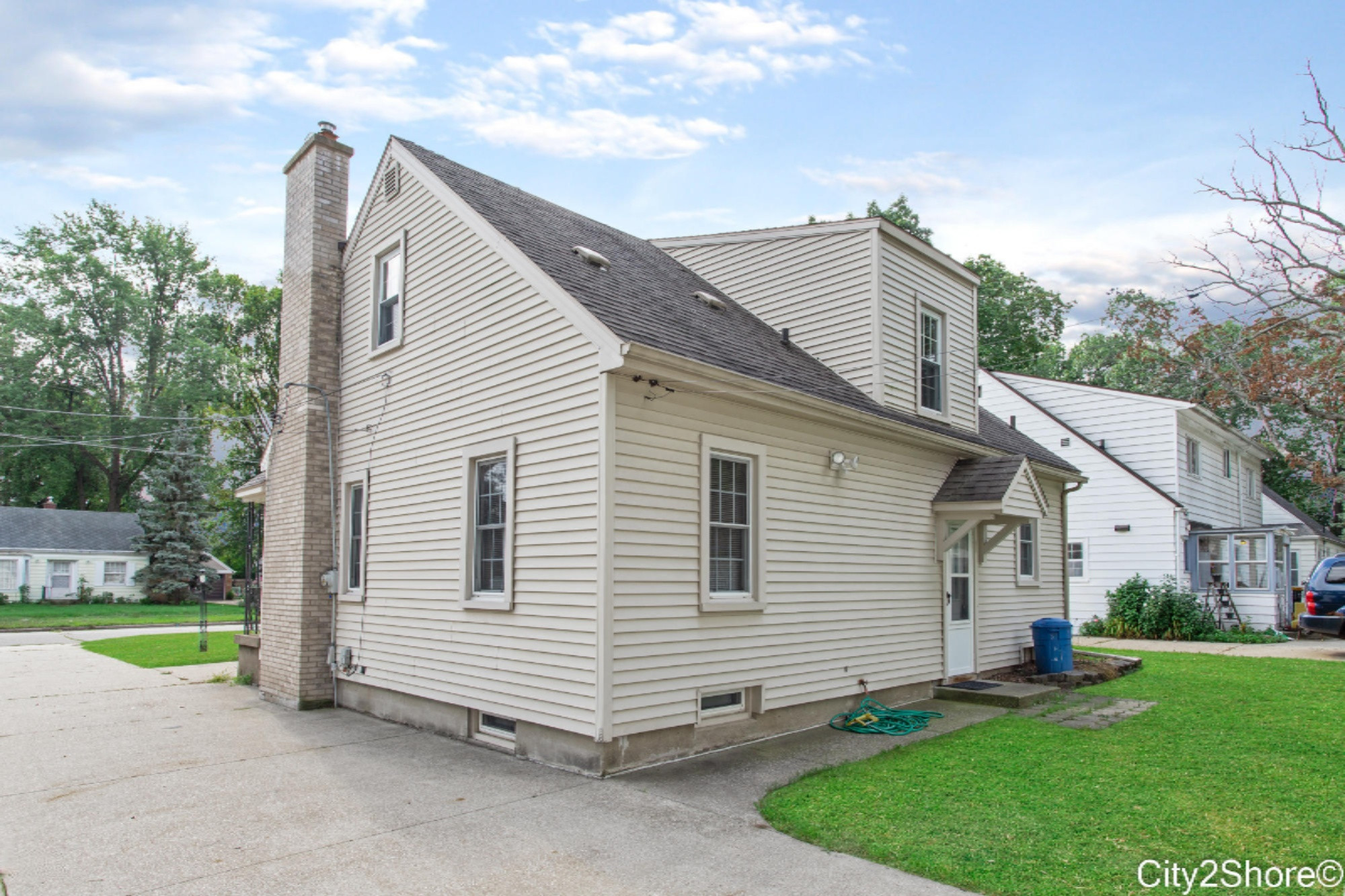 129 Manchester Road Southwest Wyoming, MI 49548 - Photo 5 of 32 Back of House