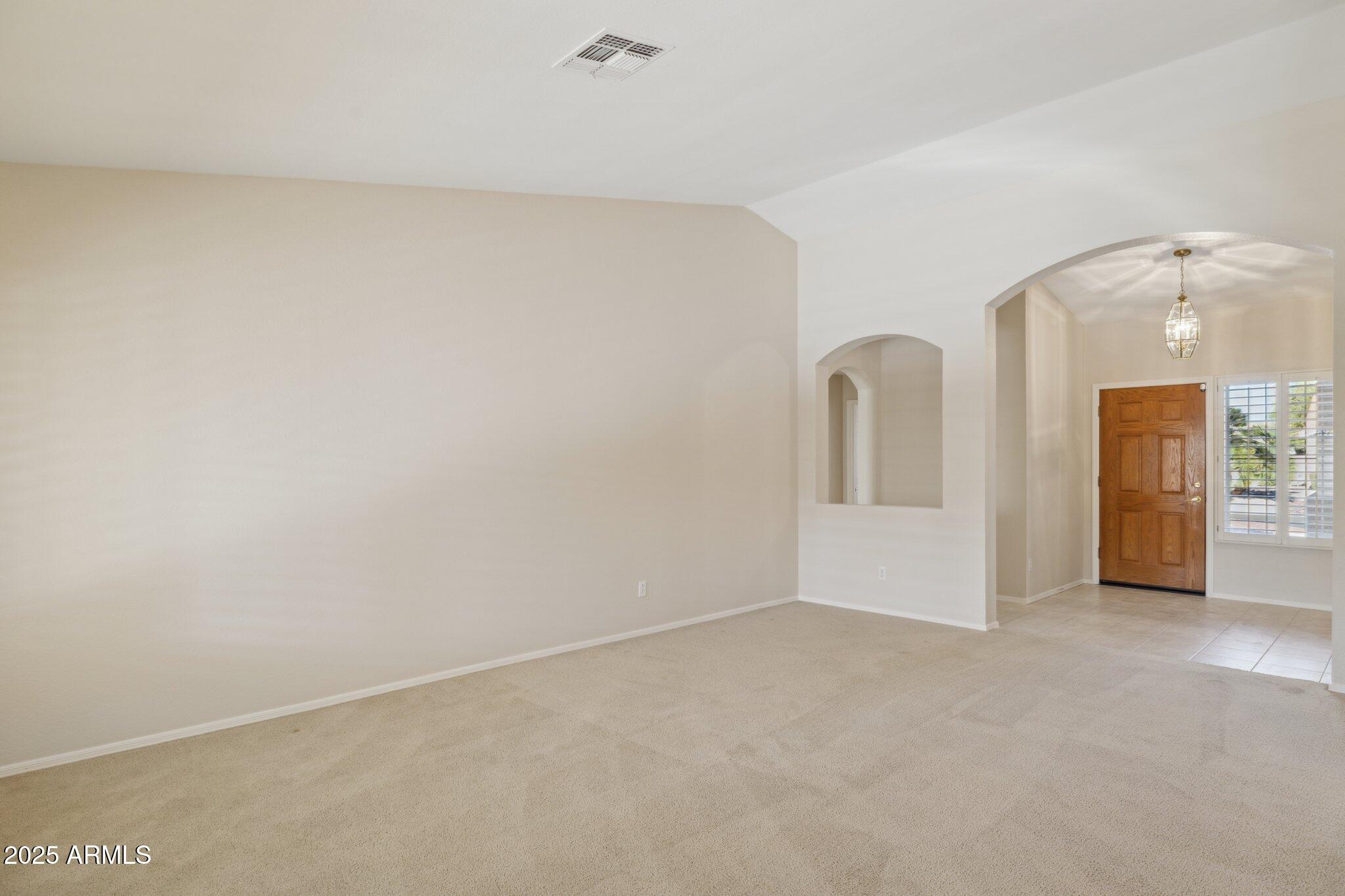 15433 West Cheery Lynn Road Goodyear, AZ 85395 - Photo 5 of 57 6-web-or-mls-15433-w-cheery-lynn-rd