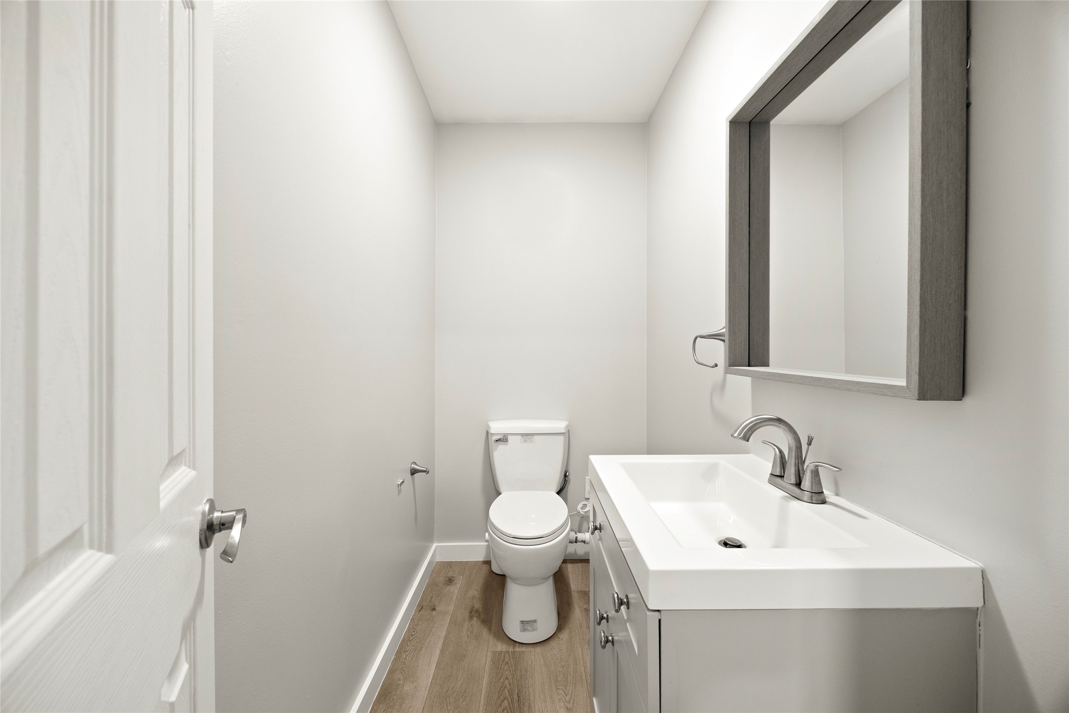 6239 Agassi Ace Court Spring, TX 77379 - Photo 18 of 19 Upstairs restroom