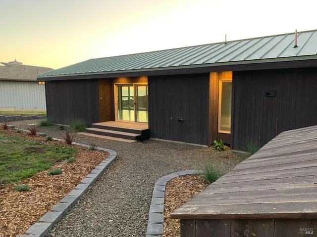 $990,000 | 14920 Mallo Pass Drive, Manchester, CA 95459