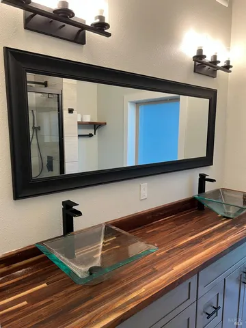 $990,000 | 14920 Mallo Pass Drive, Manchester, CA 95459